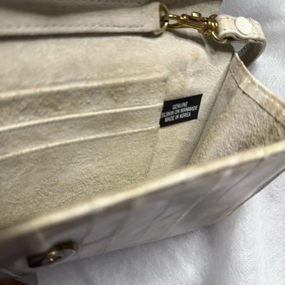 Elegant Cream Leather Shoulder Bag